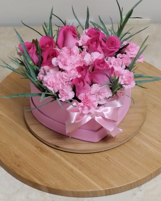 Arreglo de Flores de Corazón Mediano