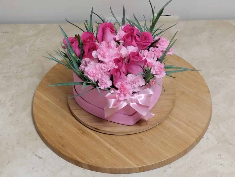 Arreglo de Flores de Corazón Mediano